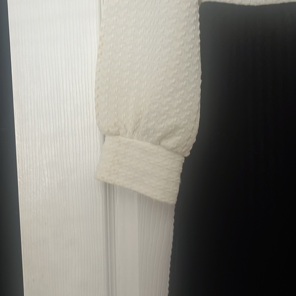 60s dress in black and white - Picture 3 of 6